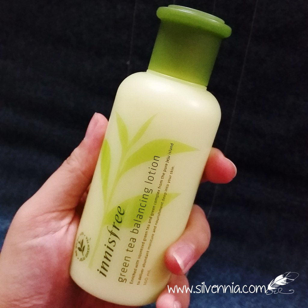 innisfree green tea balancing lotion bottle
